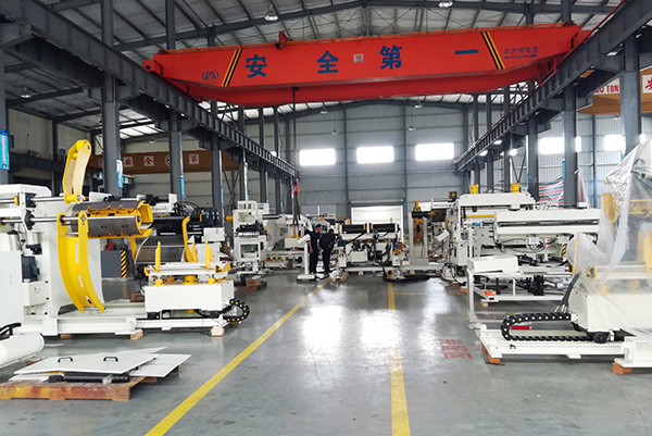 三合一送料機(jī)生產(chǎn)車間