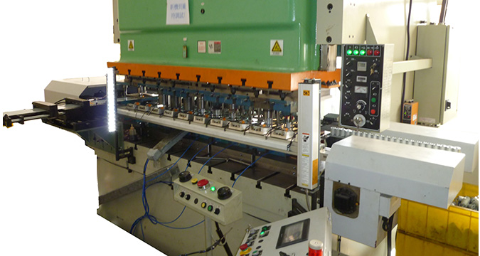 沖壓機(jī)械手的作用