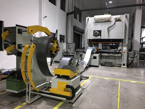 沖床安裝三次元機(jī)械手的好處！